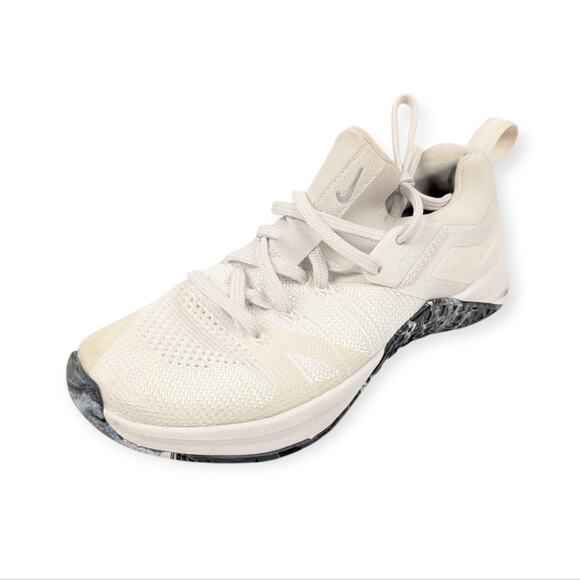 Nike Women's Metcon Flyknit White & Black Athletic Sneakers Size 6.5 - Picture 1 of 8